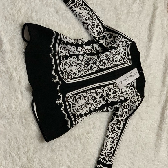🆕 Sophisticated Black and White Open Blazer Jacket Size Small - Picture 2 of 3